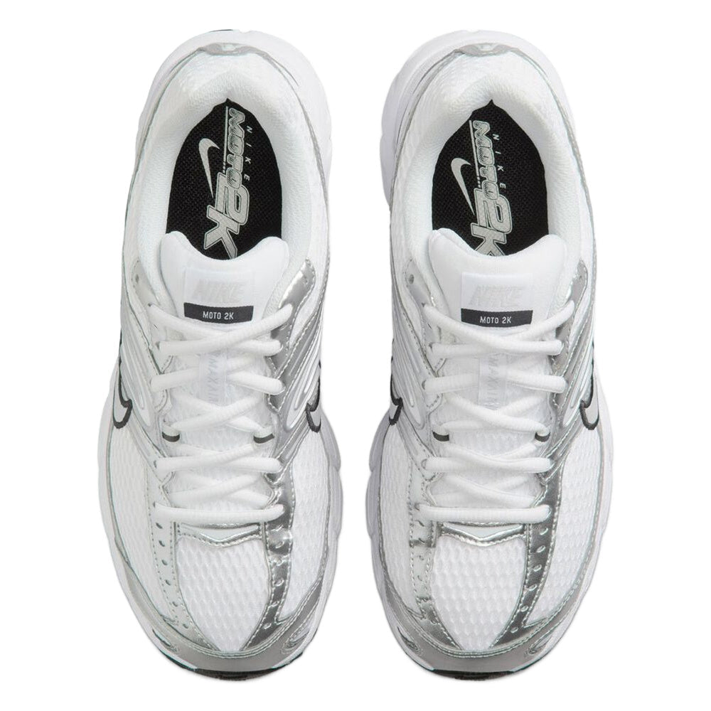Nike | Unisex Moto 2K (White/Metallic)